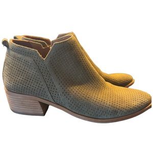 Franco Sarto Olive Suede Ankle Boots with Side Zipper - Like New - Size 8.5